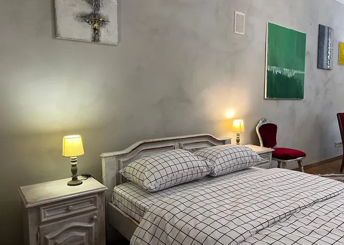 Loft-Style Apt On Virmenska Str