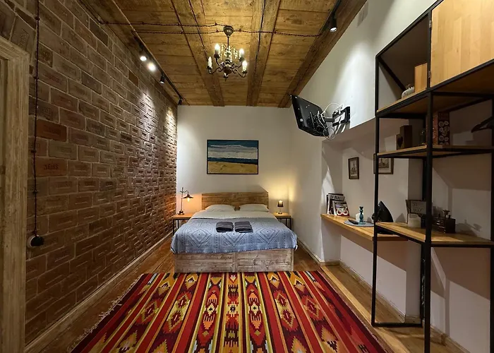 Loft-Style Apt On Virmenska Str