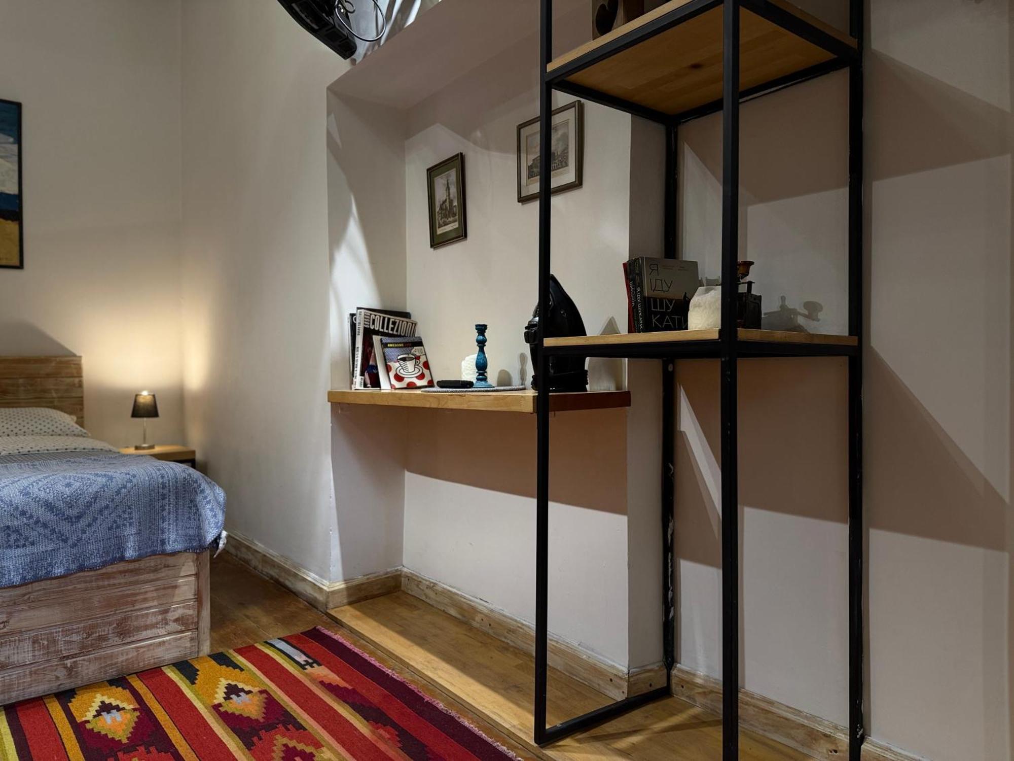 Апартаменти Loft-style On Virmenska Str *